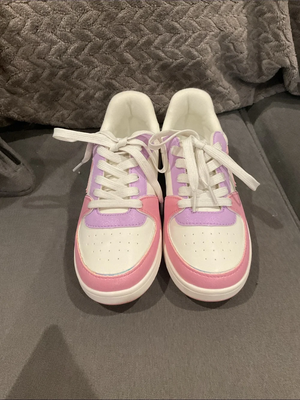 Girls Low Top Sneakers 👟